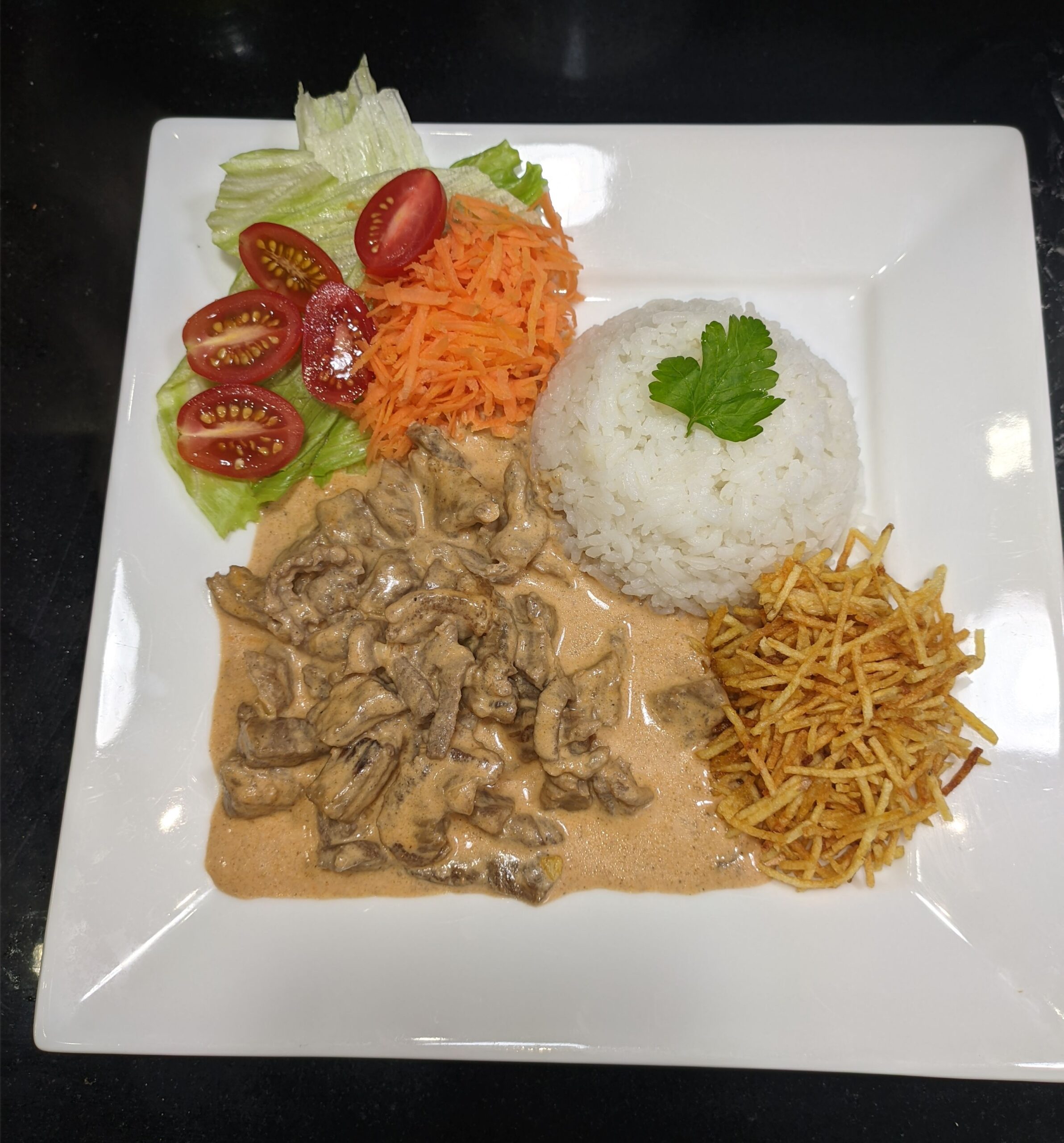 STROGONOFF DE CARNE